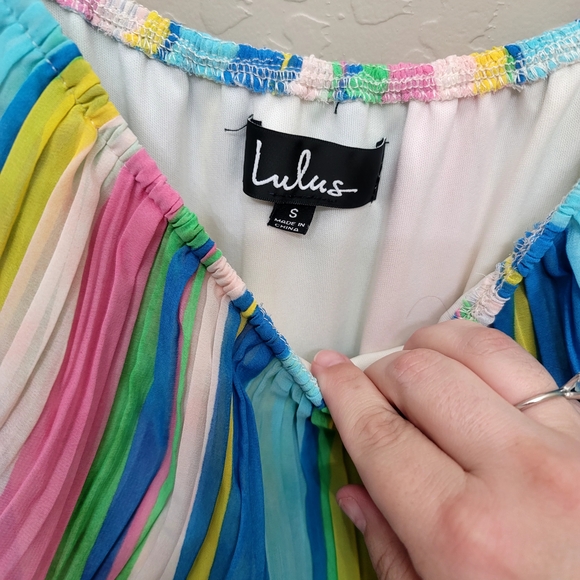 Lulu's Multicolor Pleated Tired Dress SIZE SMALL - Picture 3 of 3